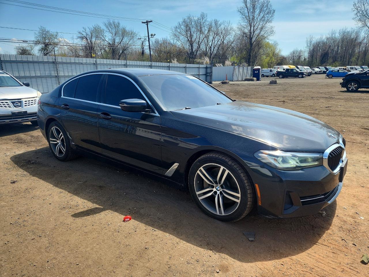 2022 BMW 530 Xi - Image 4