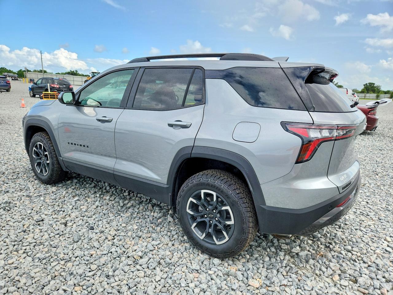 2025 Chevrolet Equinox Activ - Image 2