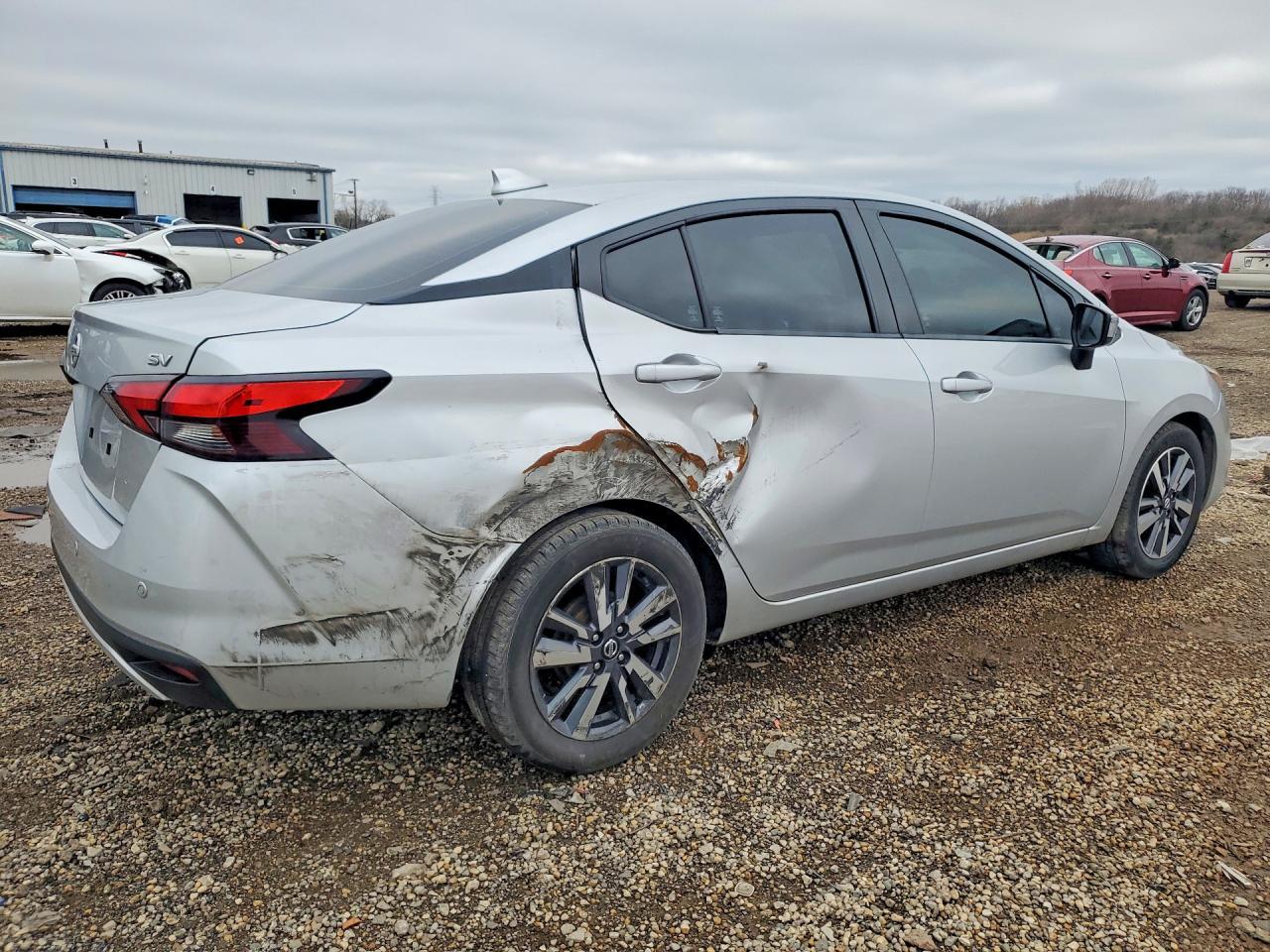 2020 Nissan Versa Sv - Фото 3