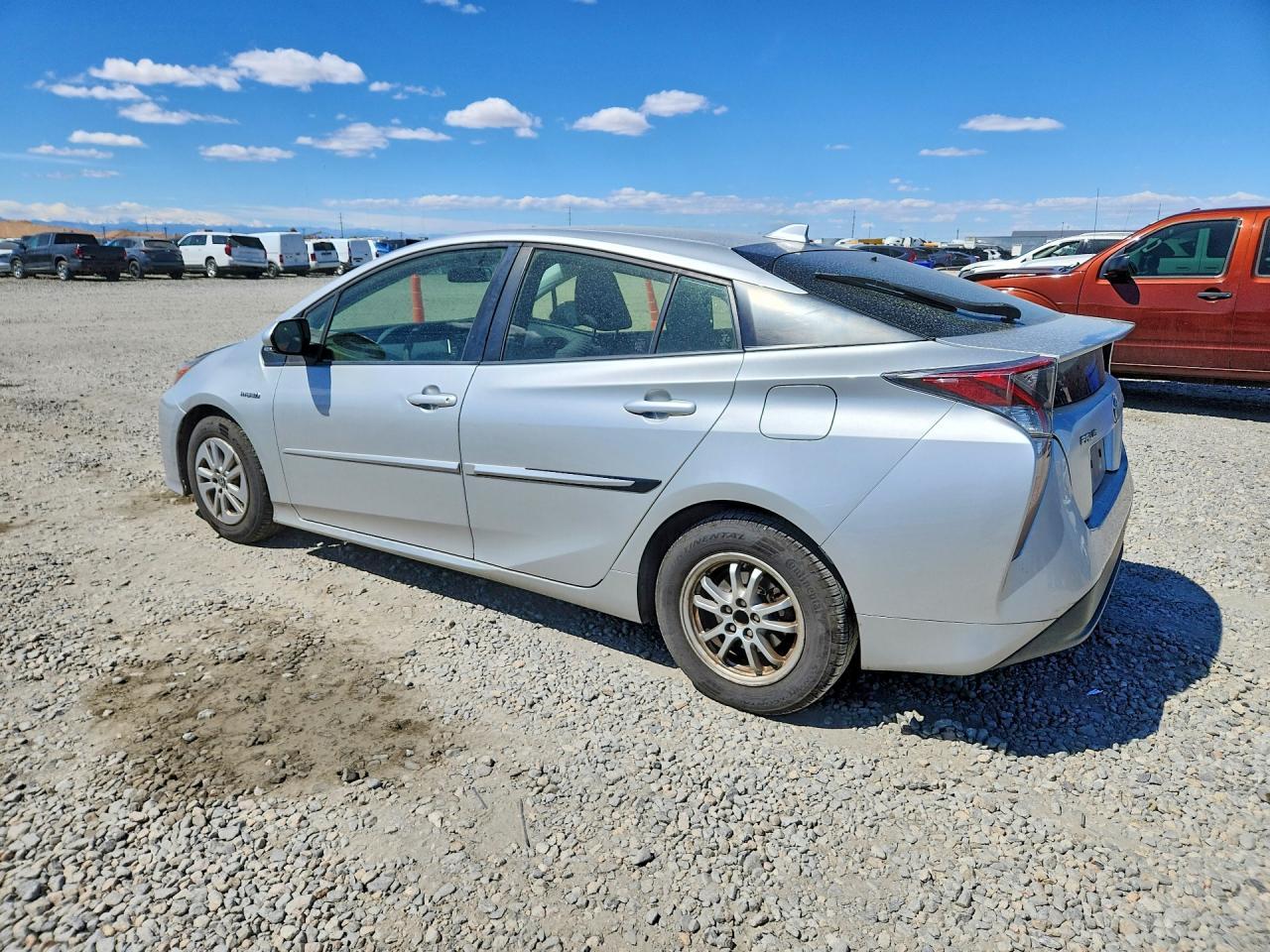 2016 Toyota Prius Two - Фото 2