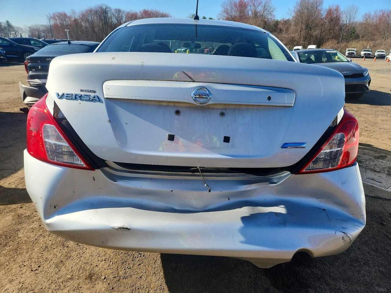 2012 Nissan Versa 1.6 S - Фото 6