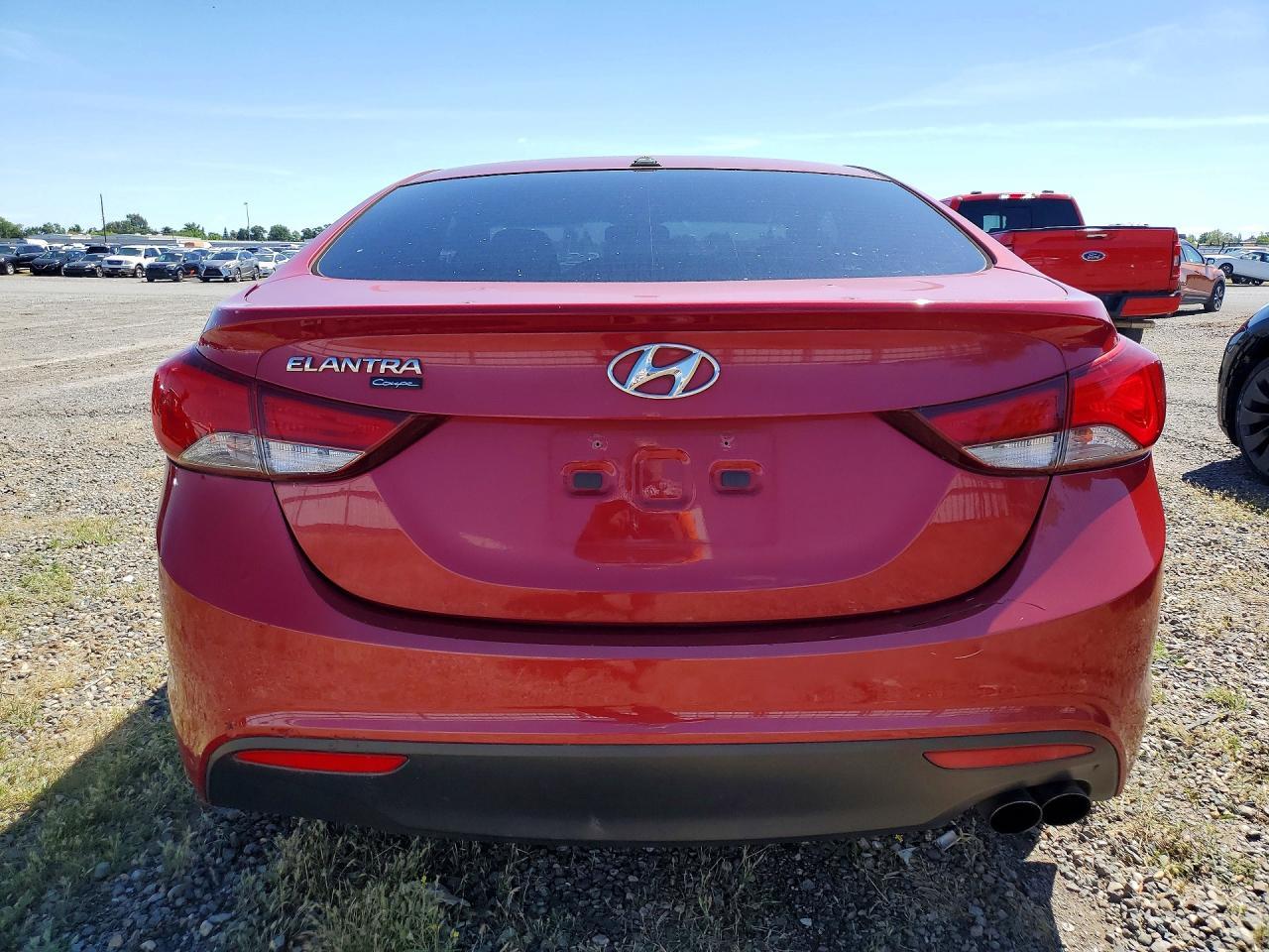 2014 Hyundai Elantra Coupe Base - Фото 6