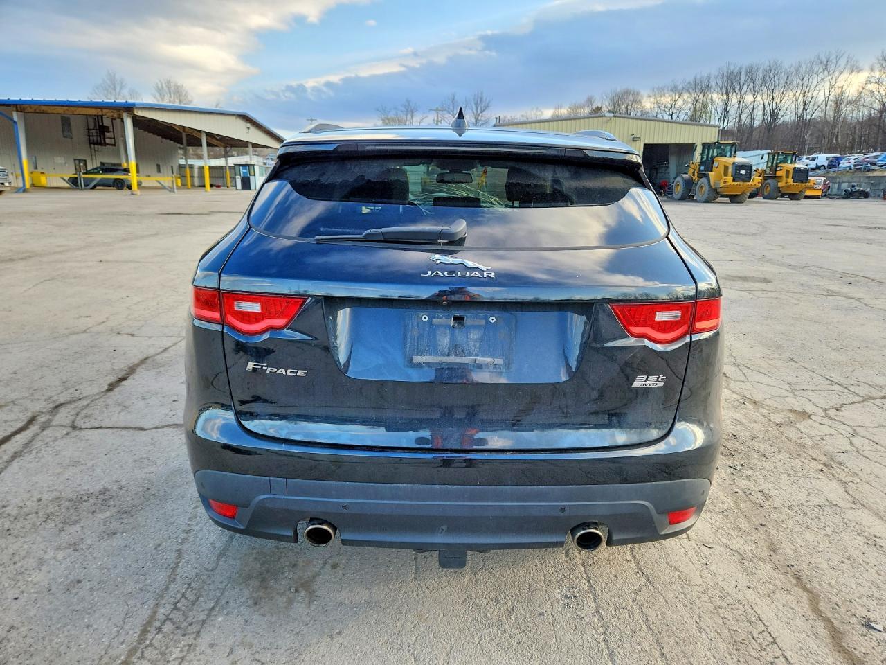 2018 Jaguar F-Pace Premium - Image 6
