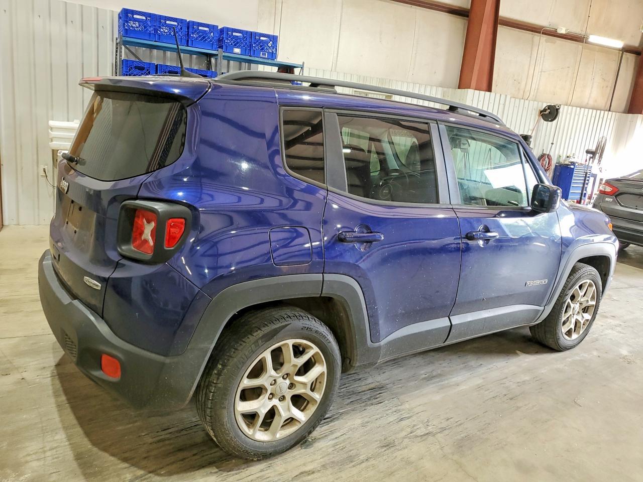 2018 Jeep Renegade Latitude - Image 3