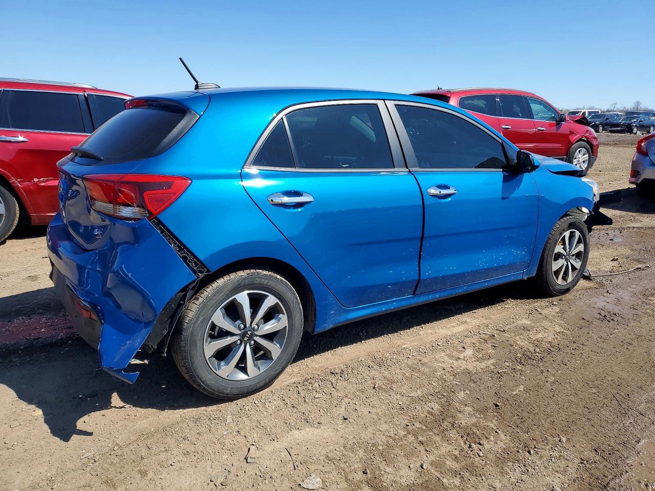 2021 Kia Rio 5-Door S - Фото 3