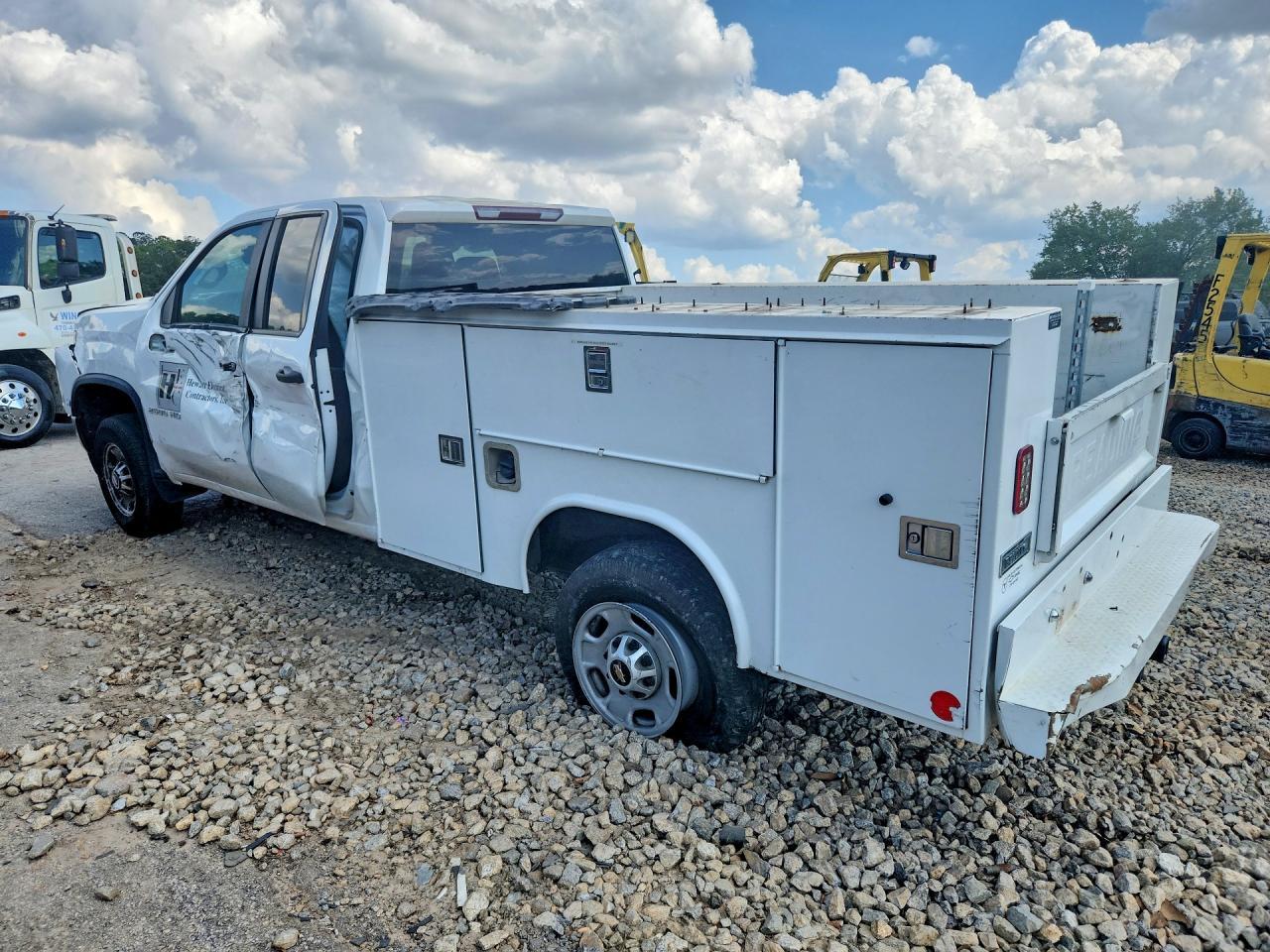 2021 Chevrolet Silverado C2500 Heavy Duty - Фото 2