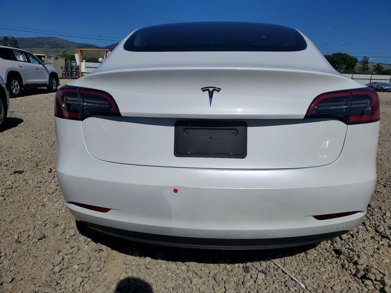 2023 Tesla Model 3 - Фото 6