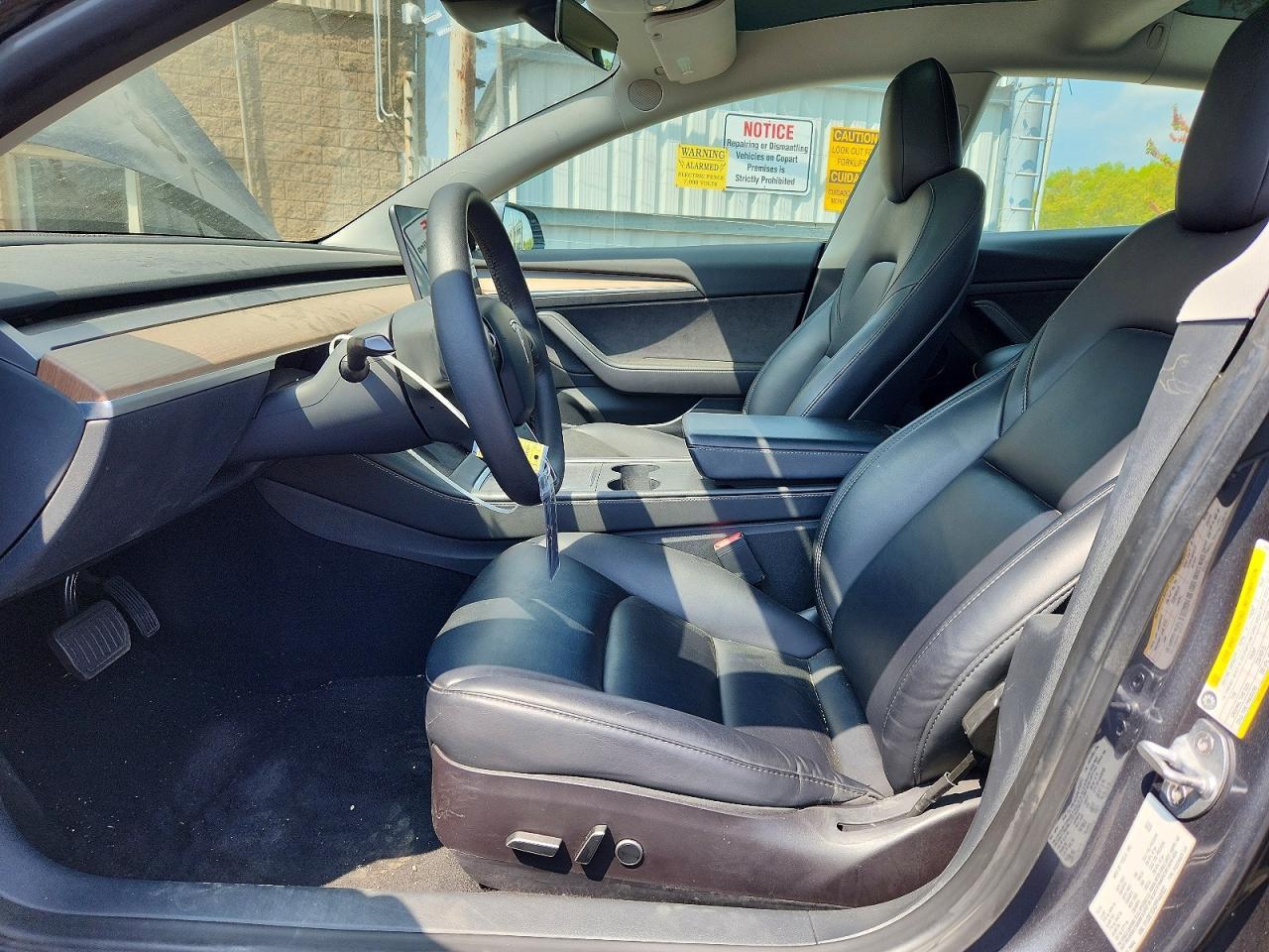 2023 Tesla Model 3 - Фото 5