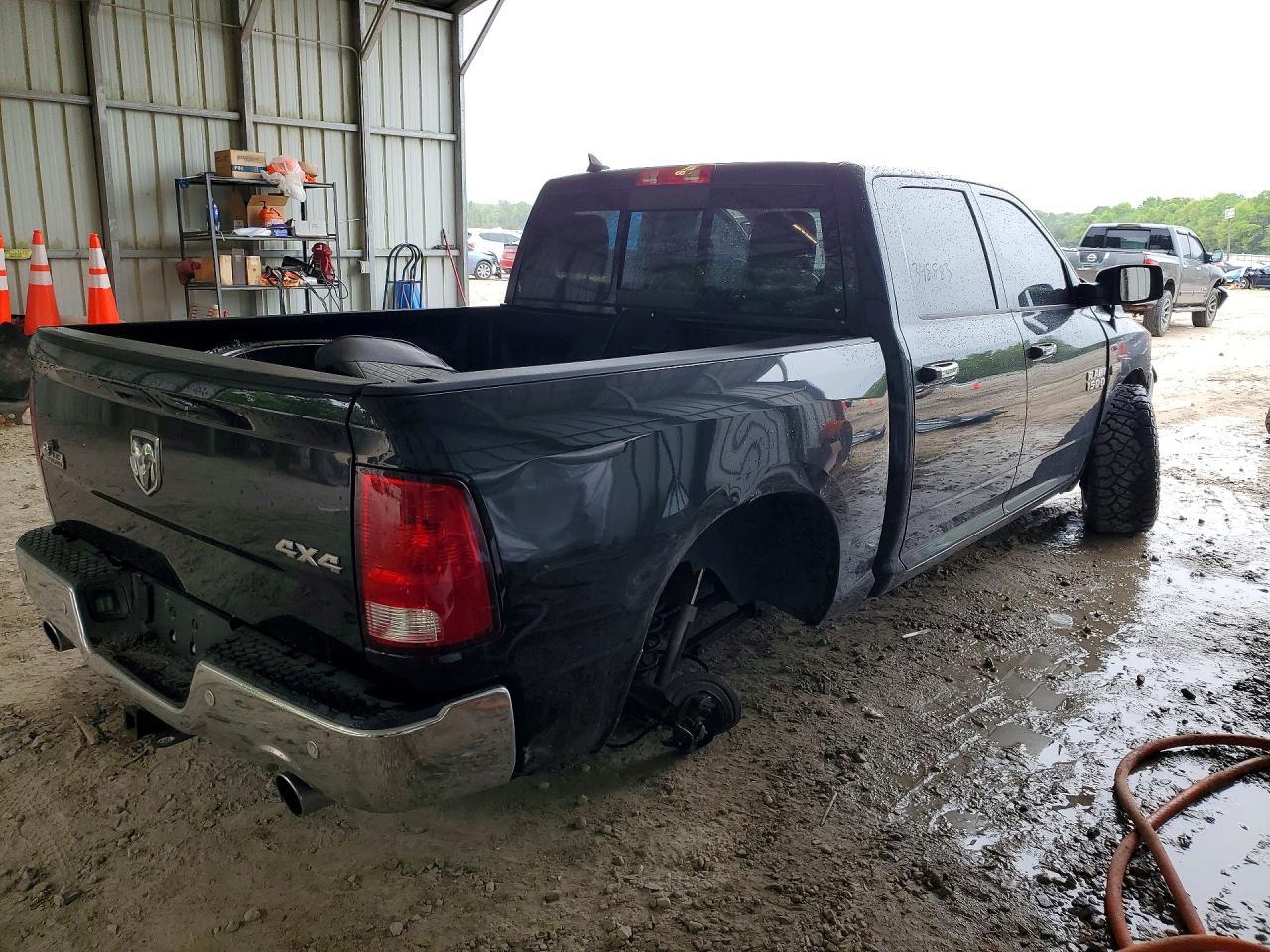 2018 Ram 1500 Slt - Image 3