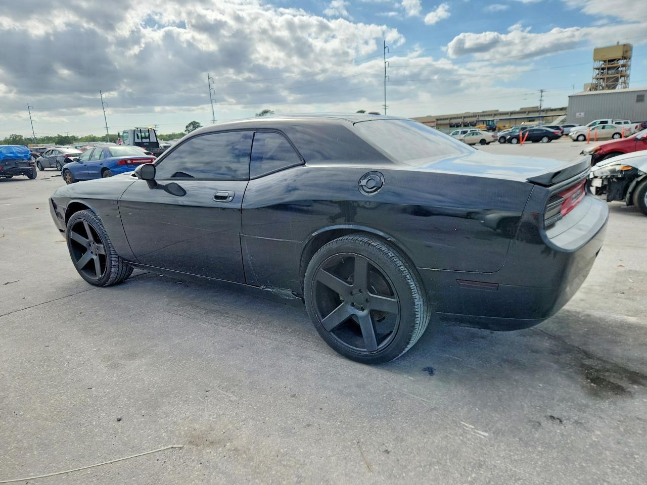 2009 Dodge Challenger R - Image 2