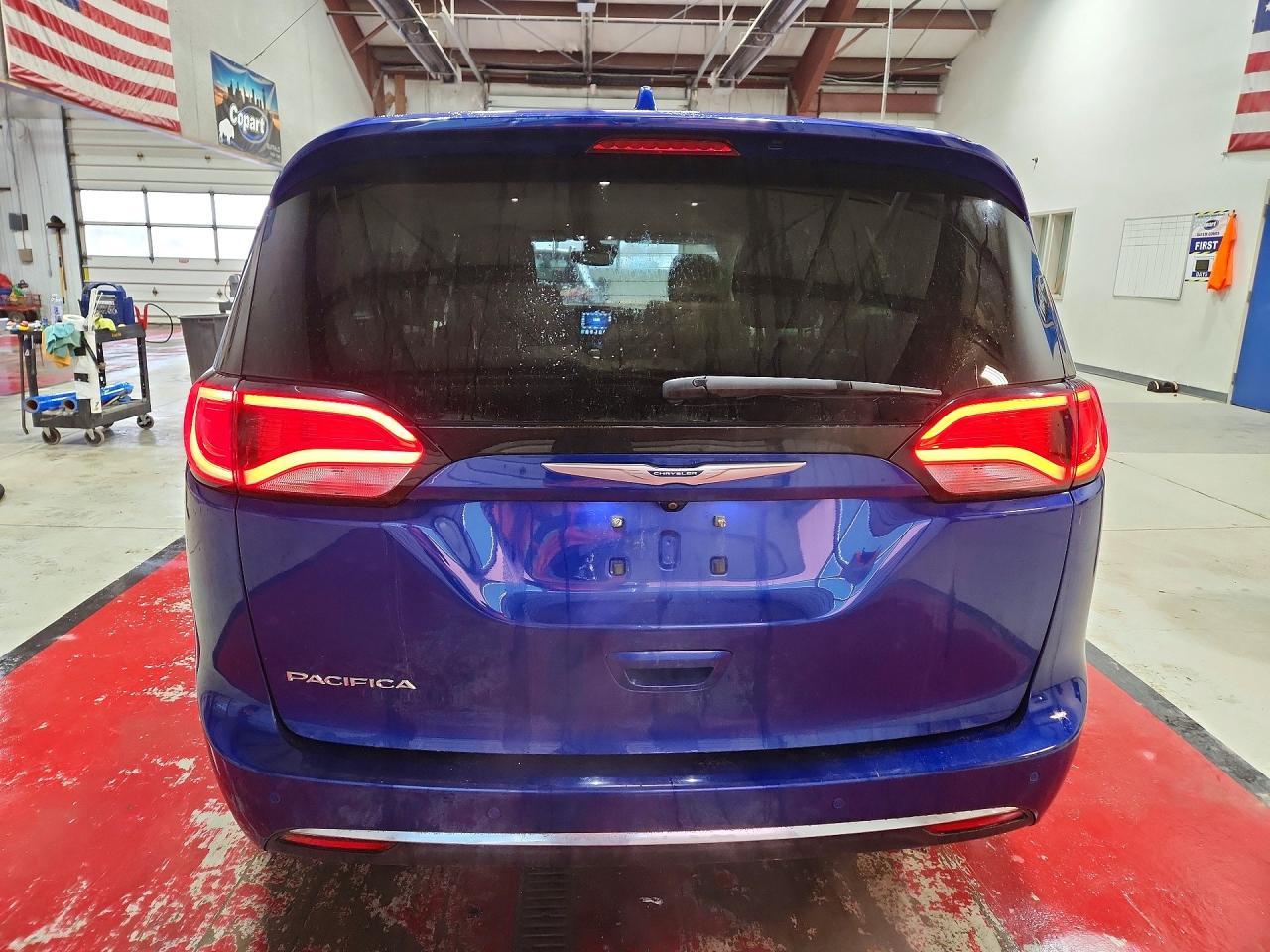 2020 Chrysler Pacifica Touring L - Image 6