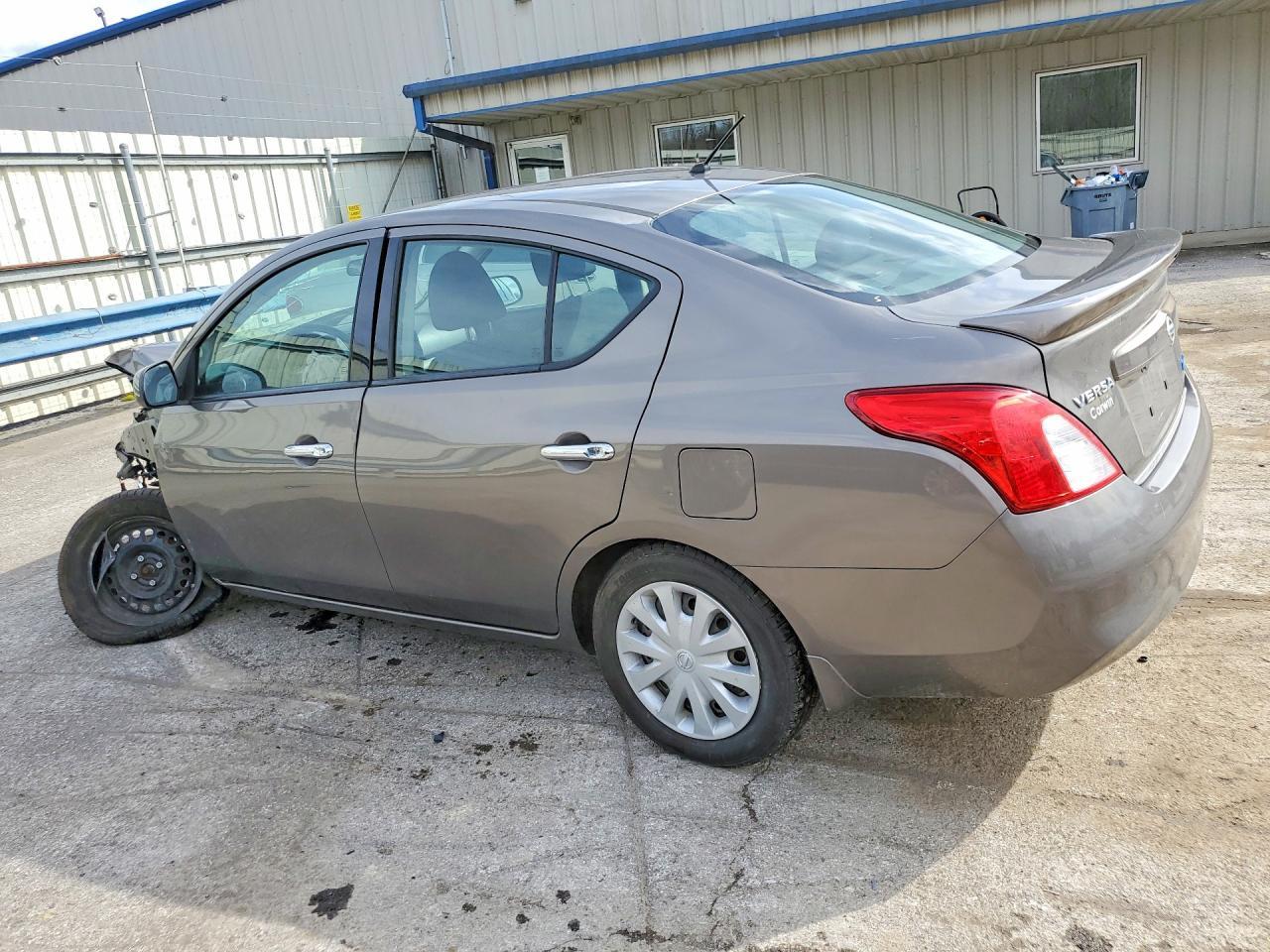 2014 Nissan Versa 1.6 Sv - Image 2