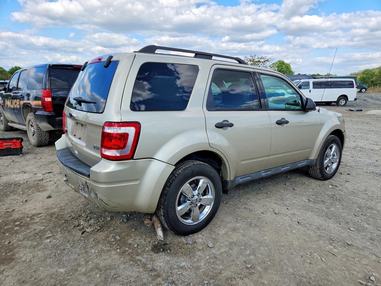 2010 Ford Escape Xlt - Image 3