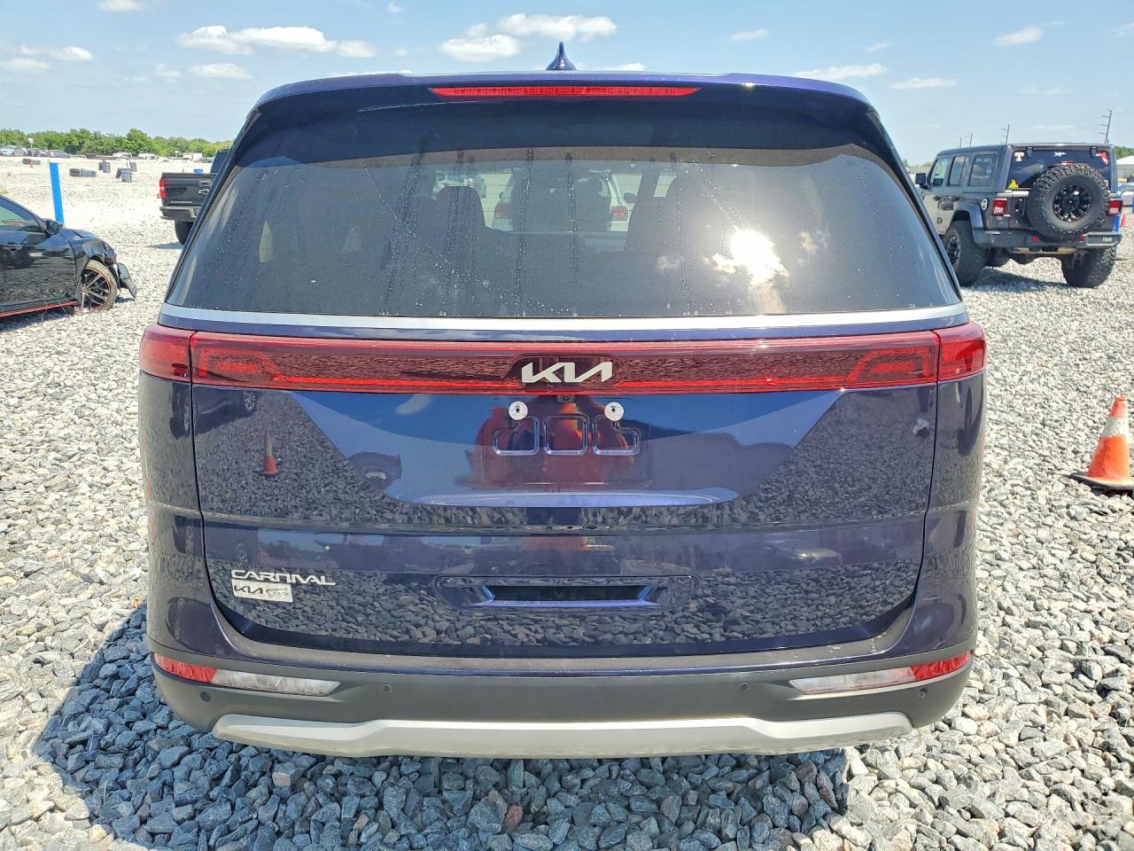 2023 Kia Carnival Lx - Image 6
