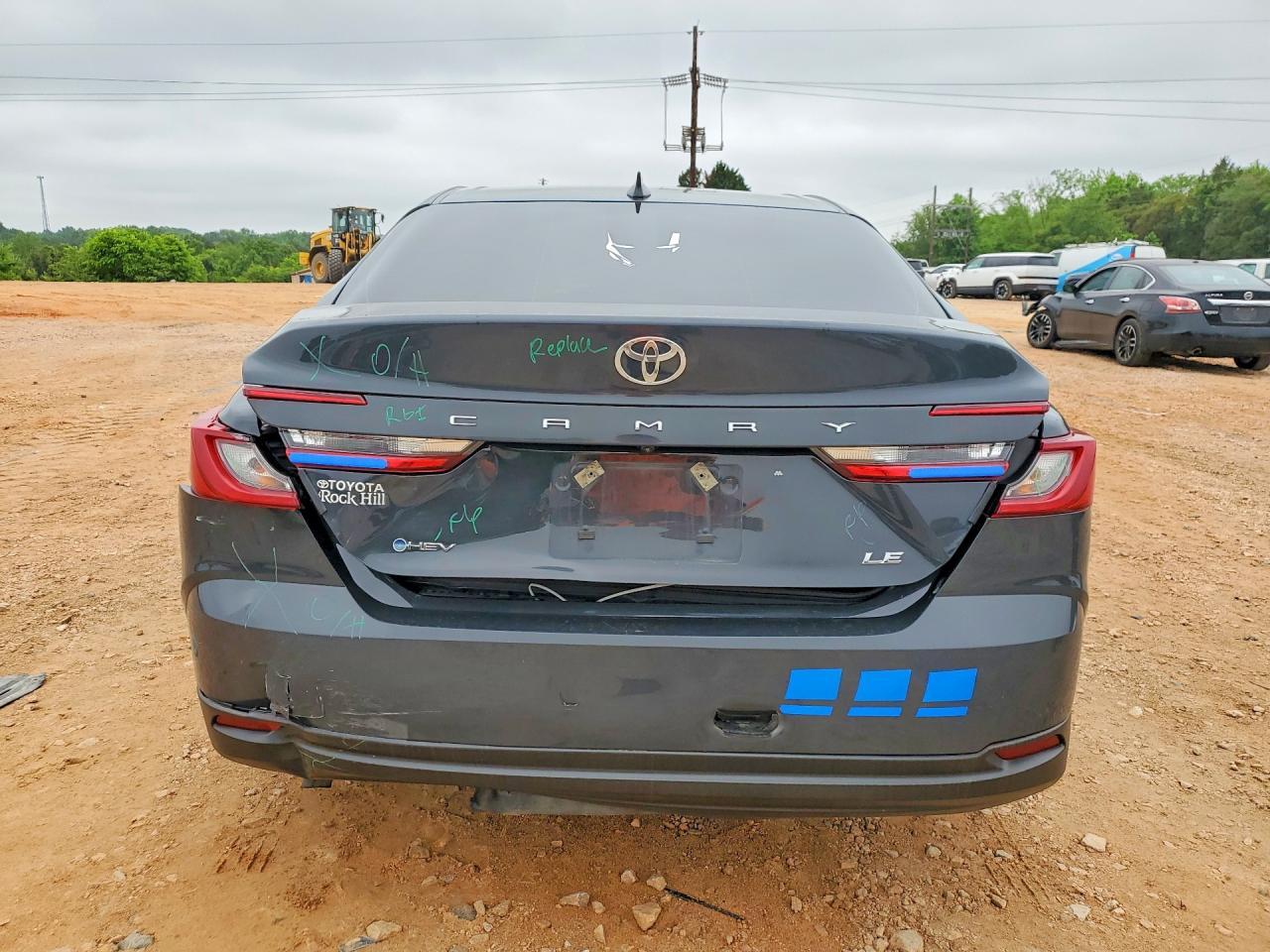 2025 Toyota Camry Le - Фото 6