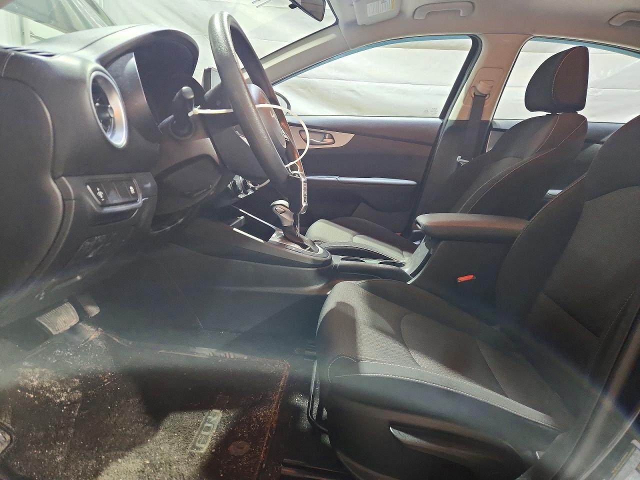 2023 Kia Forte Lxs - Image 7