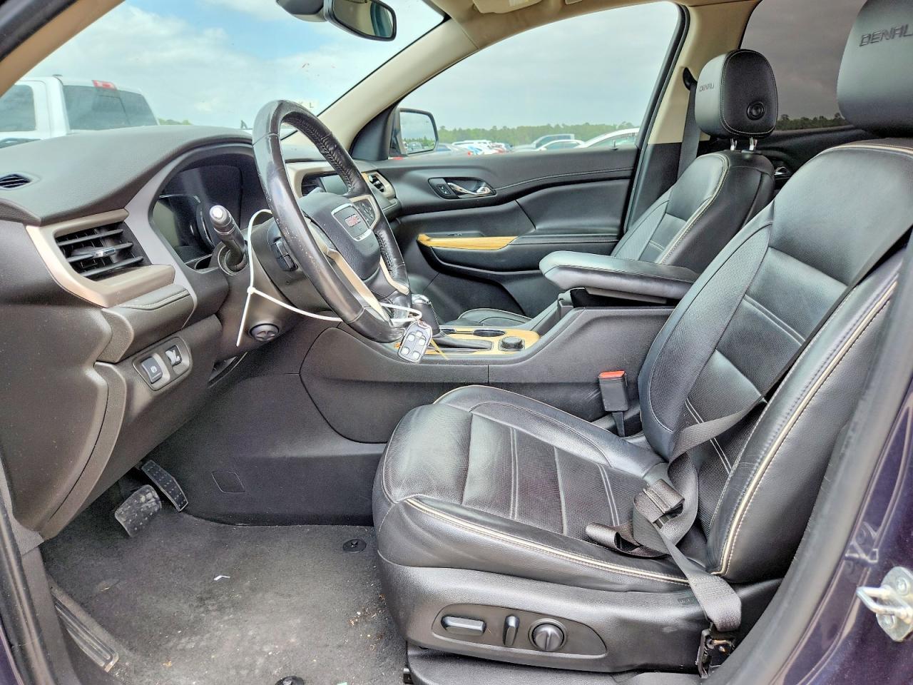 2019 GMC Acadia Denali - Image 7
