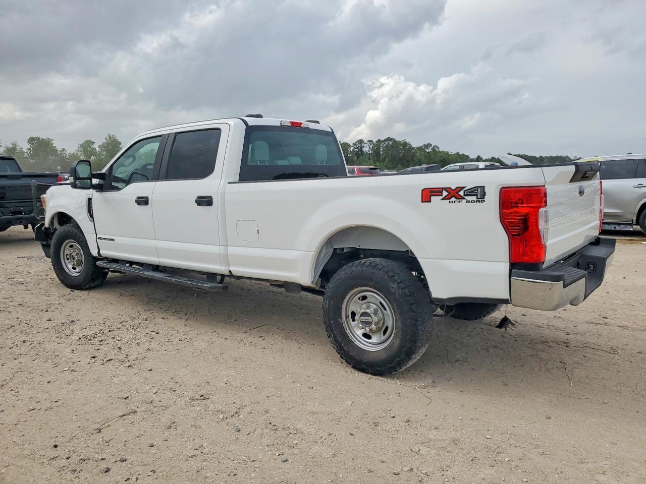 2022 Ford F250 Super Duty - Фото 2