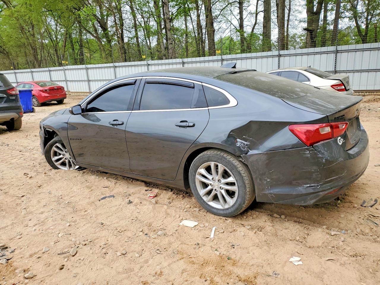 2018 Chevrolet Malibu Lt - Image 2