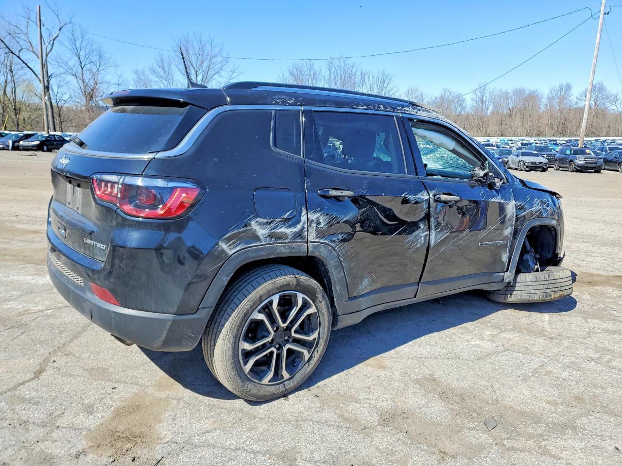 2022 Jeep Compass Limited - Image 3