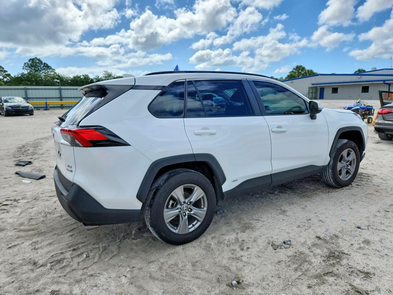 2024 Toyota Rav4 Hybrid Xle - Image 3
