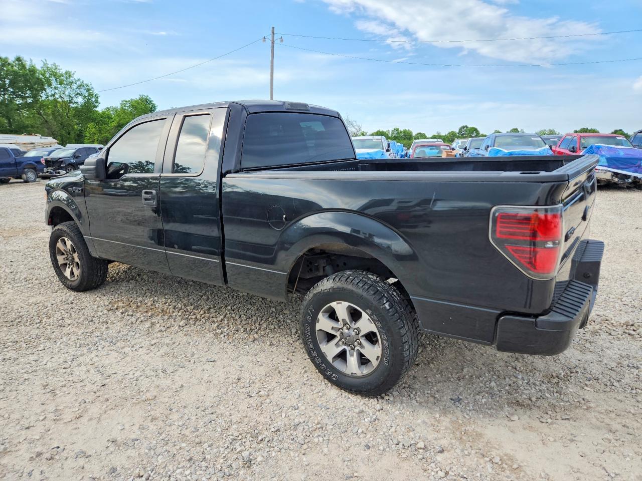 2013 Ford F150 Super Cab - Фото 2