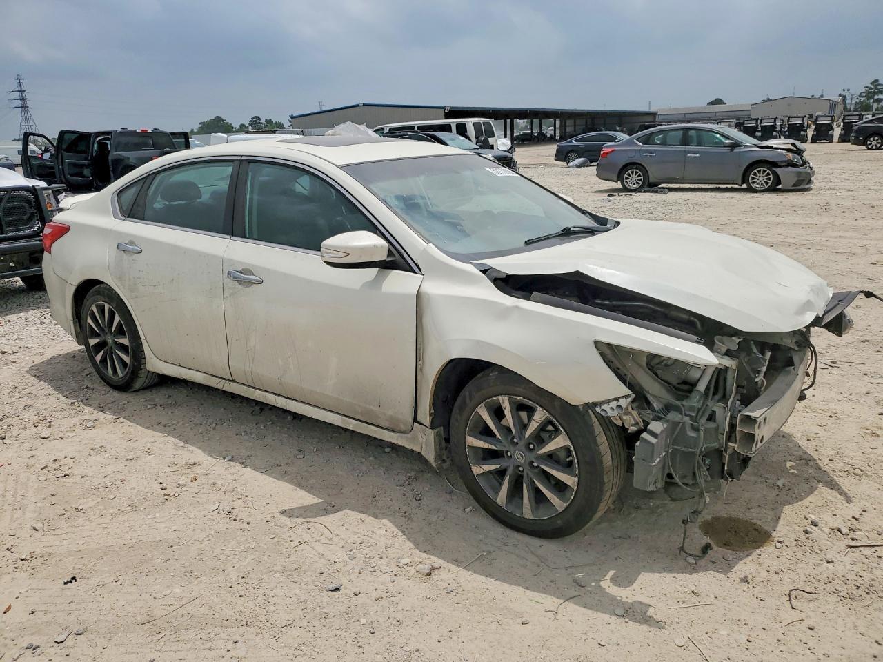 2016 Nissan Altima 2.5 - Фото 4