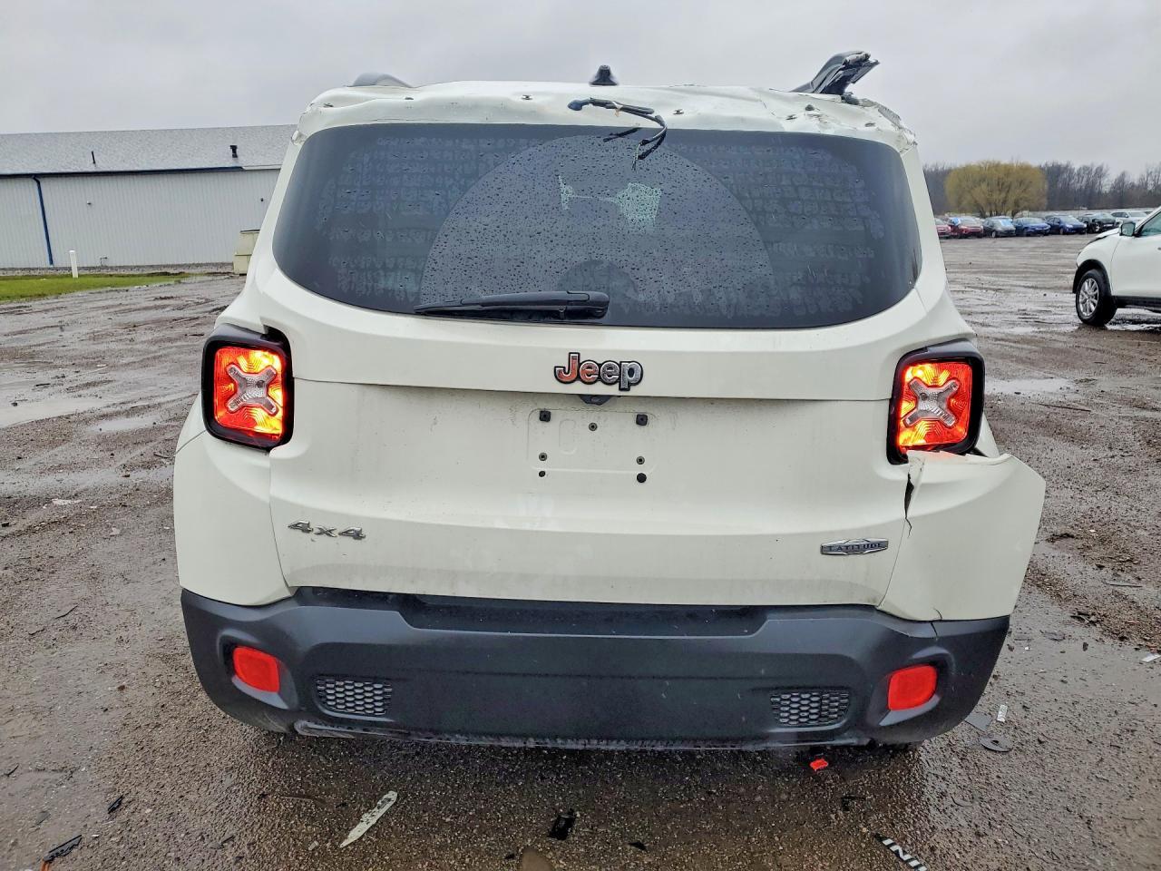 2017 Jeep Renegade Latitude - Image 6