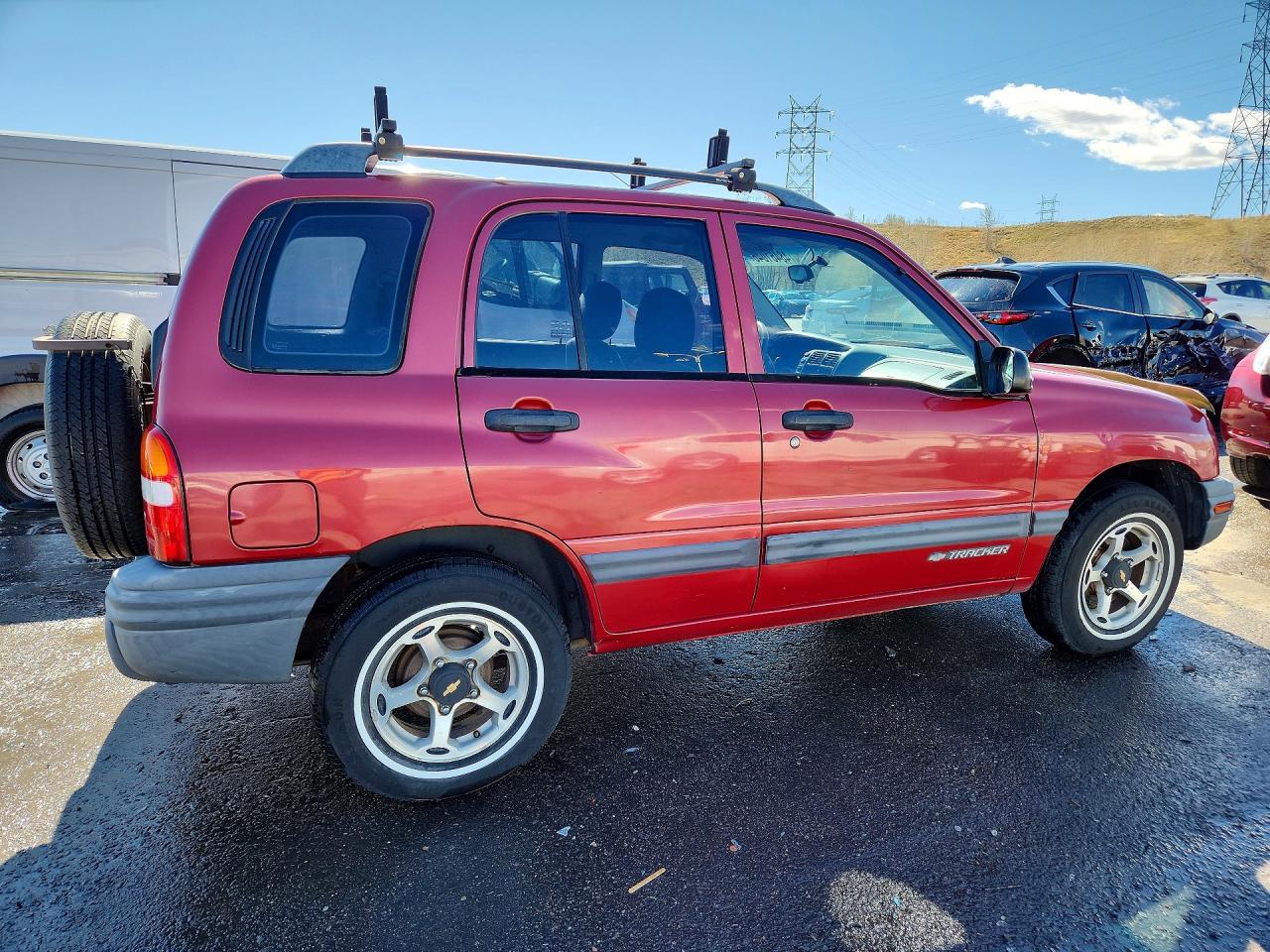 2000 Chevrolet Tracker - Image 3