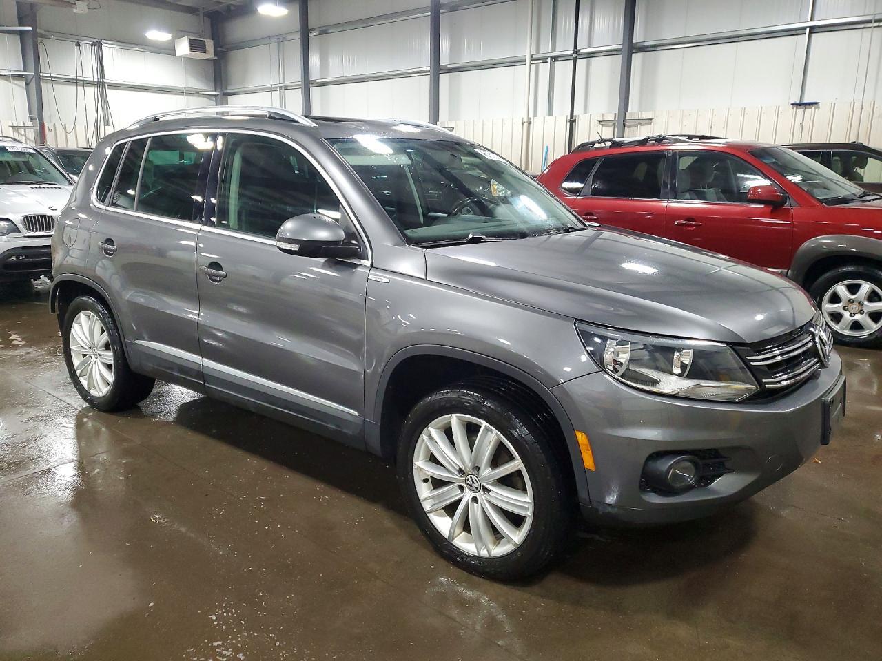 2013 Volkswagen Tiguan S - Фото 4