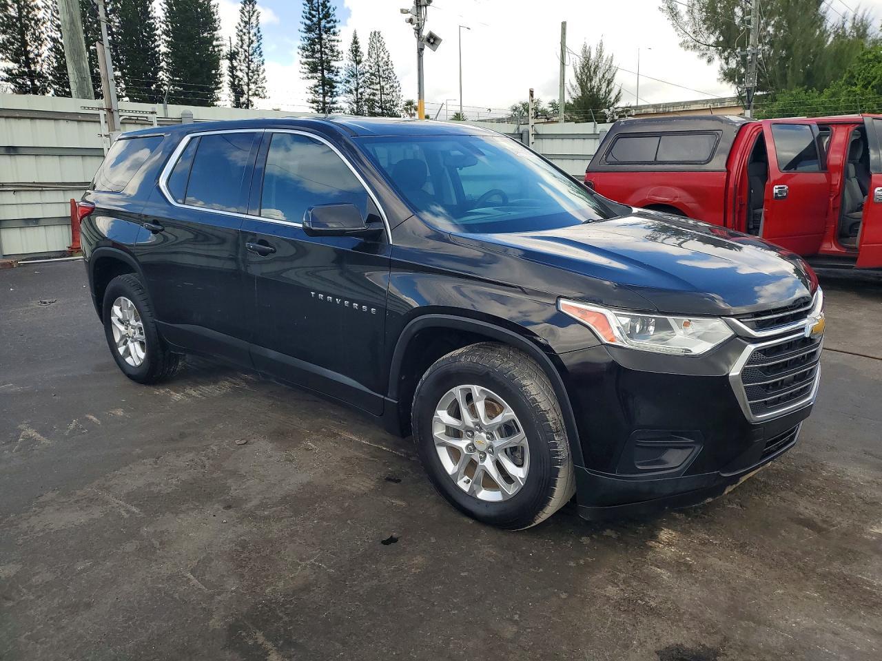 2019 Chevrolet Traverse Ls - Фото 4