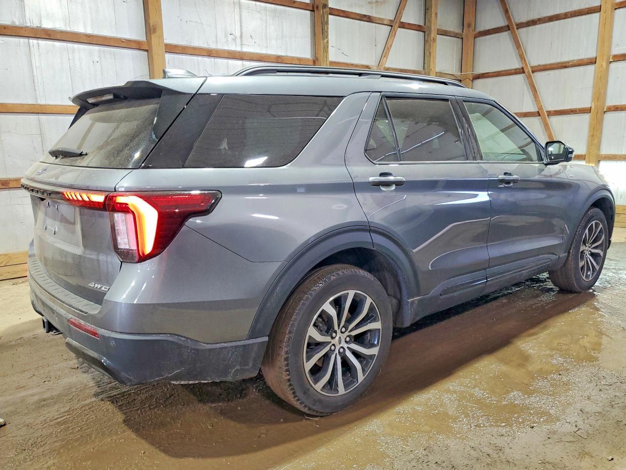 2025 Ford Explorer St-Line - Image 3