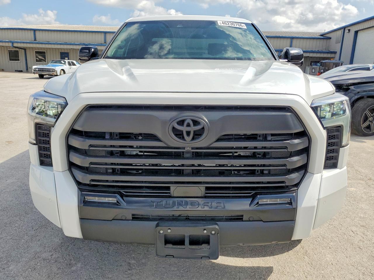 2025 Toyota Tundra Limited V8 - Фото 5