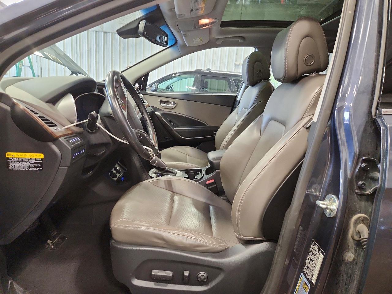2017 Hyundai Santa Fe Limited Ultimate - Image 7