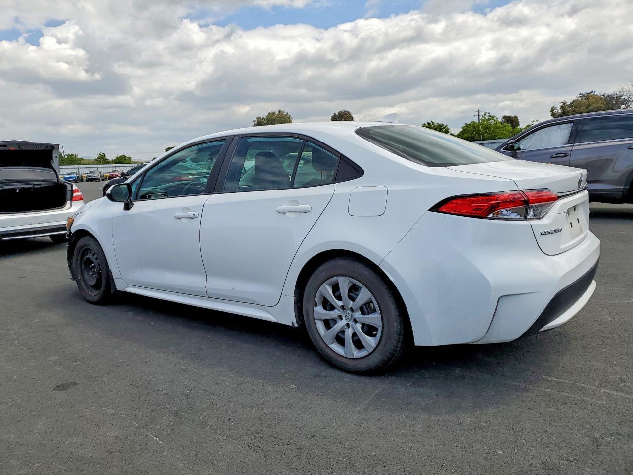 2020 Toyota Corolla Le - Фото 2