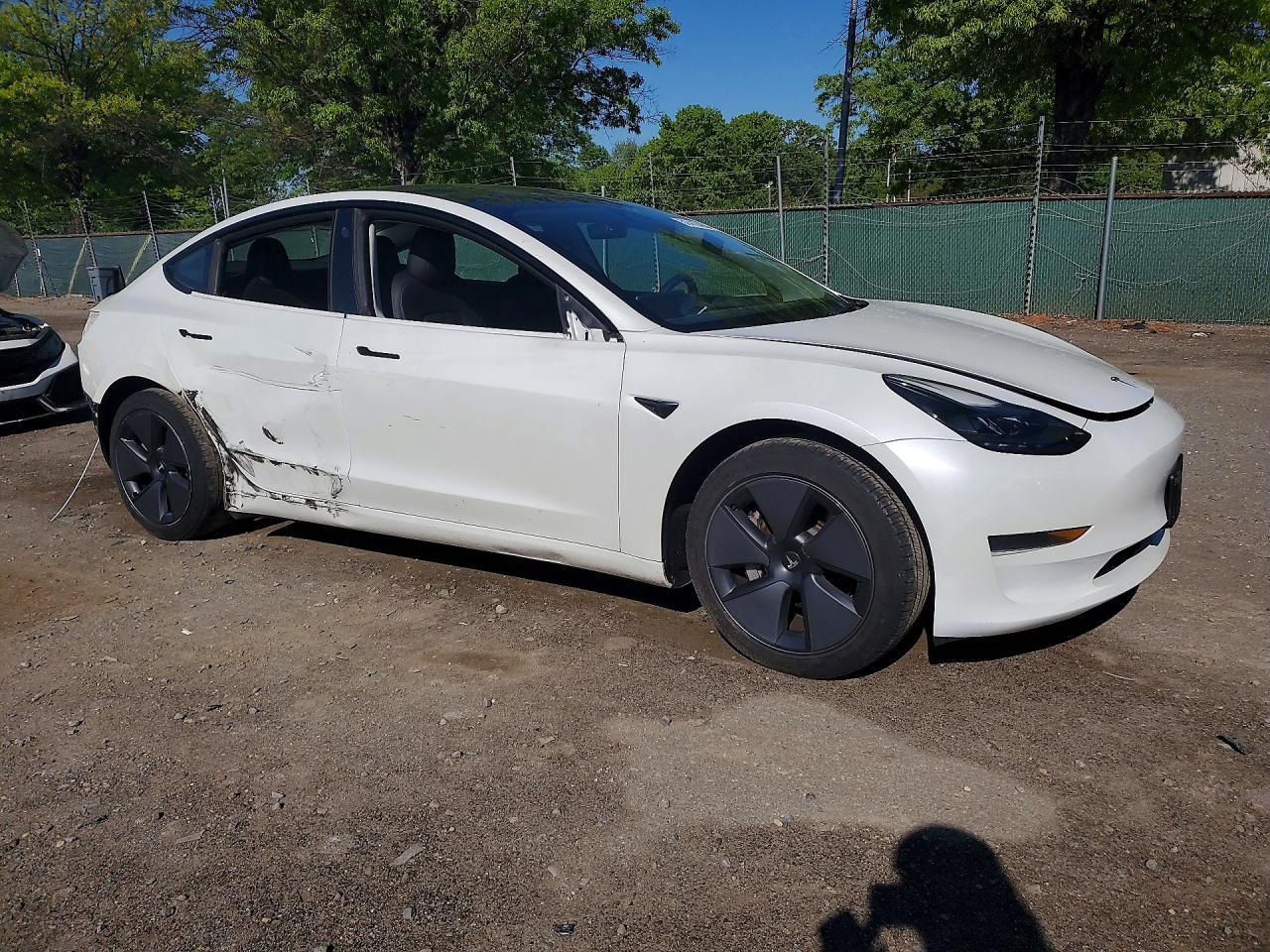 2023 Tesla Model 3 - Image 4