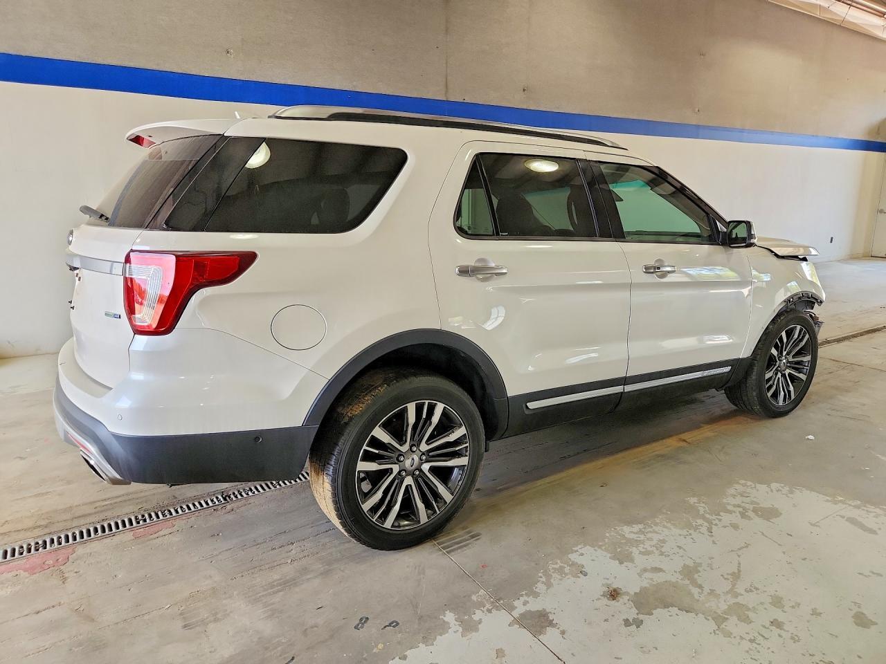 2016 Ford Explorer - Image 3