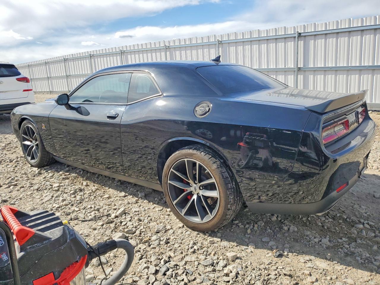 2018 Dodge Challenger R - Фото 2
