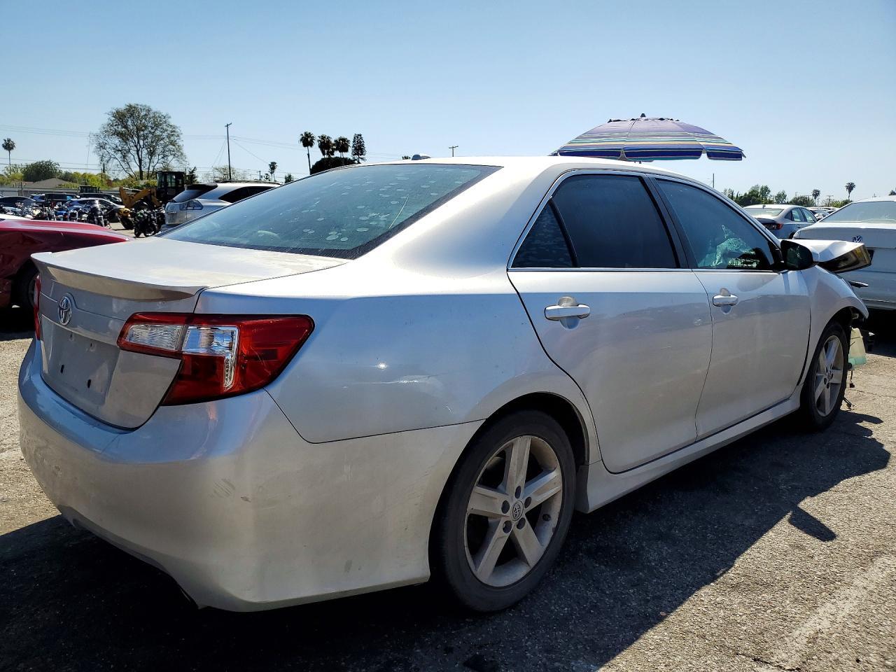 2014 Toyota Camry Se - Фото 3