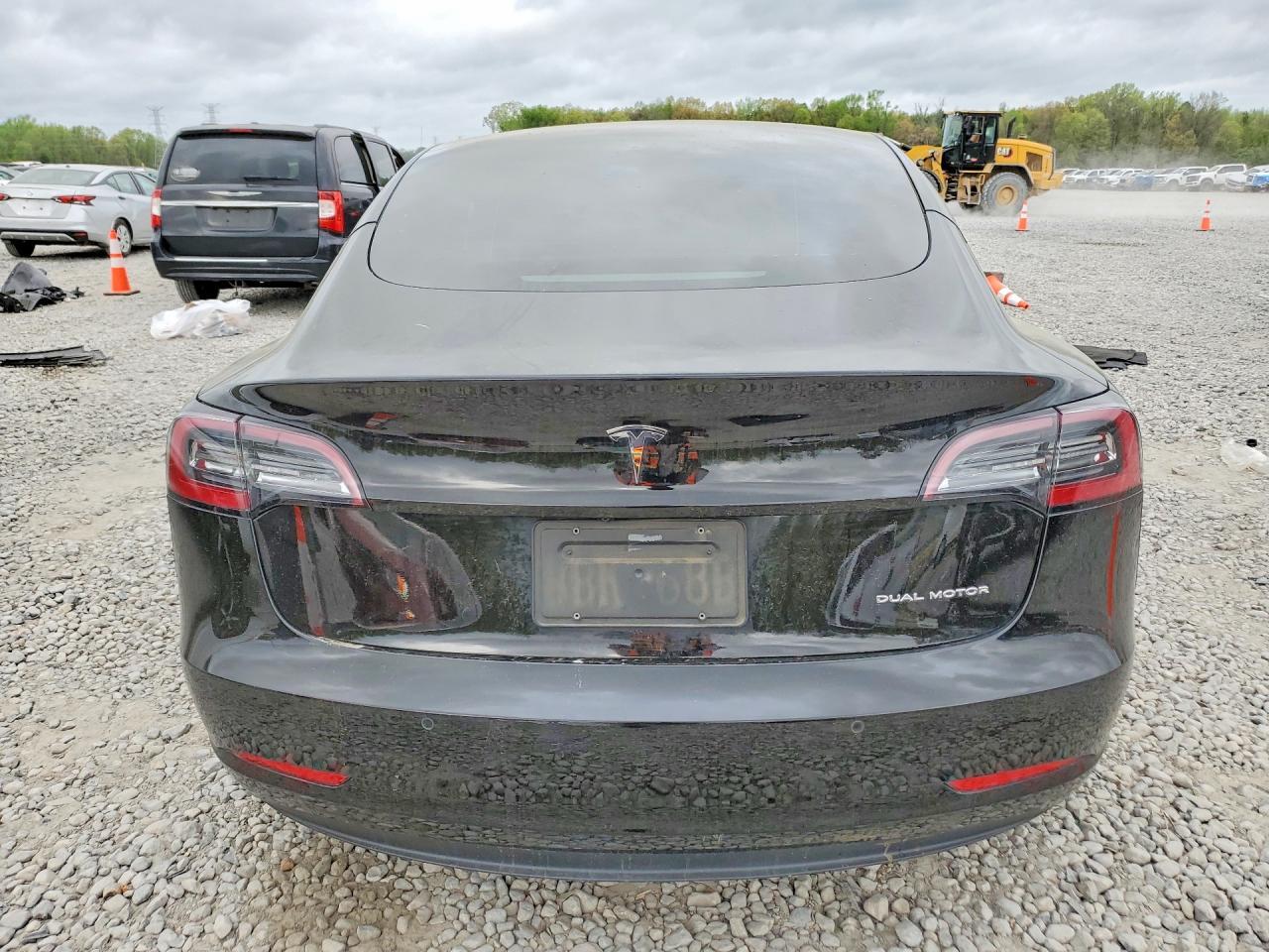 2022 Tesla Model 3 - Фото 6