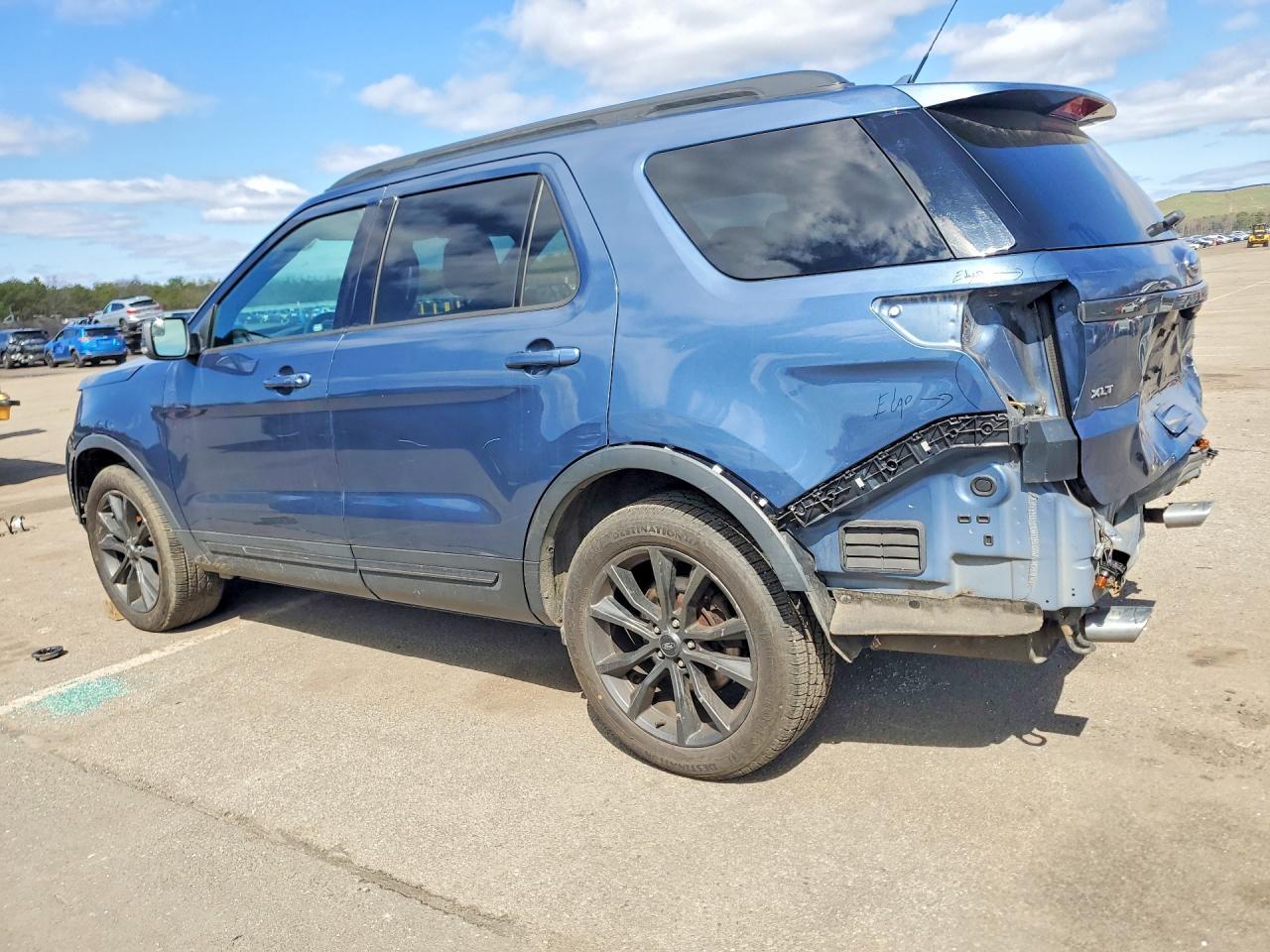 2018 Ford Explorer Xlt - Фото 2