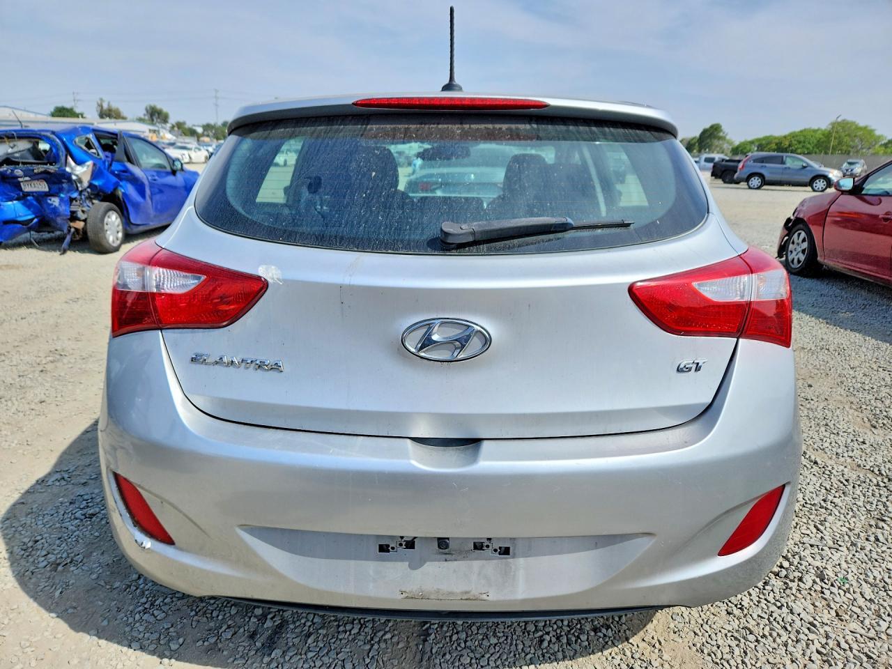 2017 Hyundai Elantra Gt Base - Фото 6