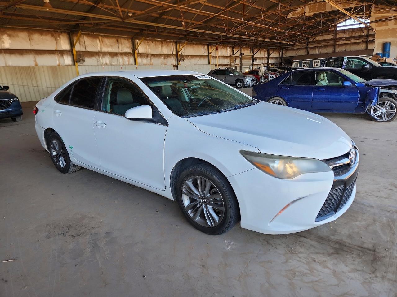 2016 Toyota Camry Se - Image 4