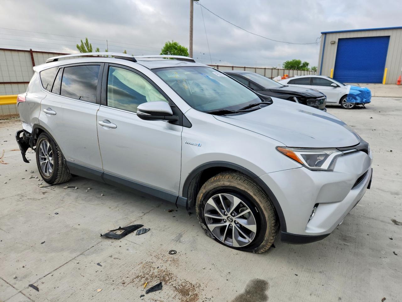 2016 Toyota Rav4 Hv Xle - Фото 4