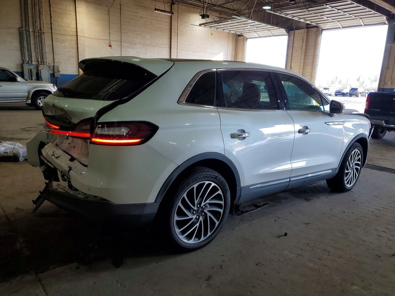 2019 Lincoln Nautilus Reserve - Фото 3