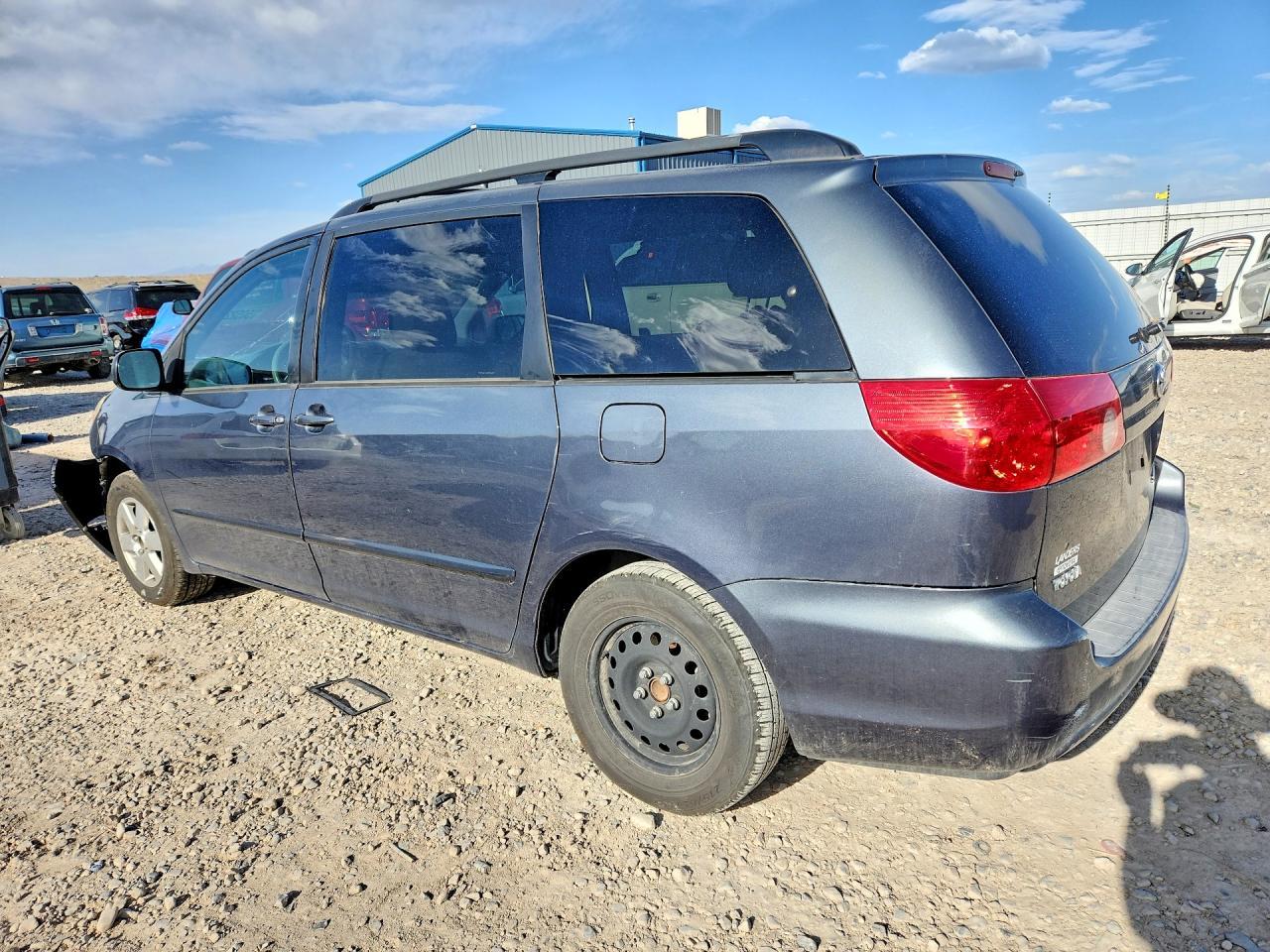 2009 Toyota Sienna - Фото 2