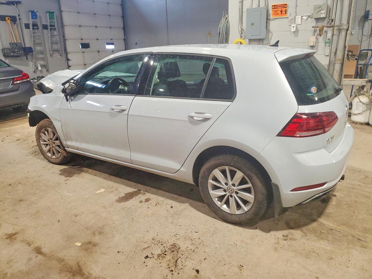 2018 Volkswagen Golf S - Image 2