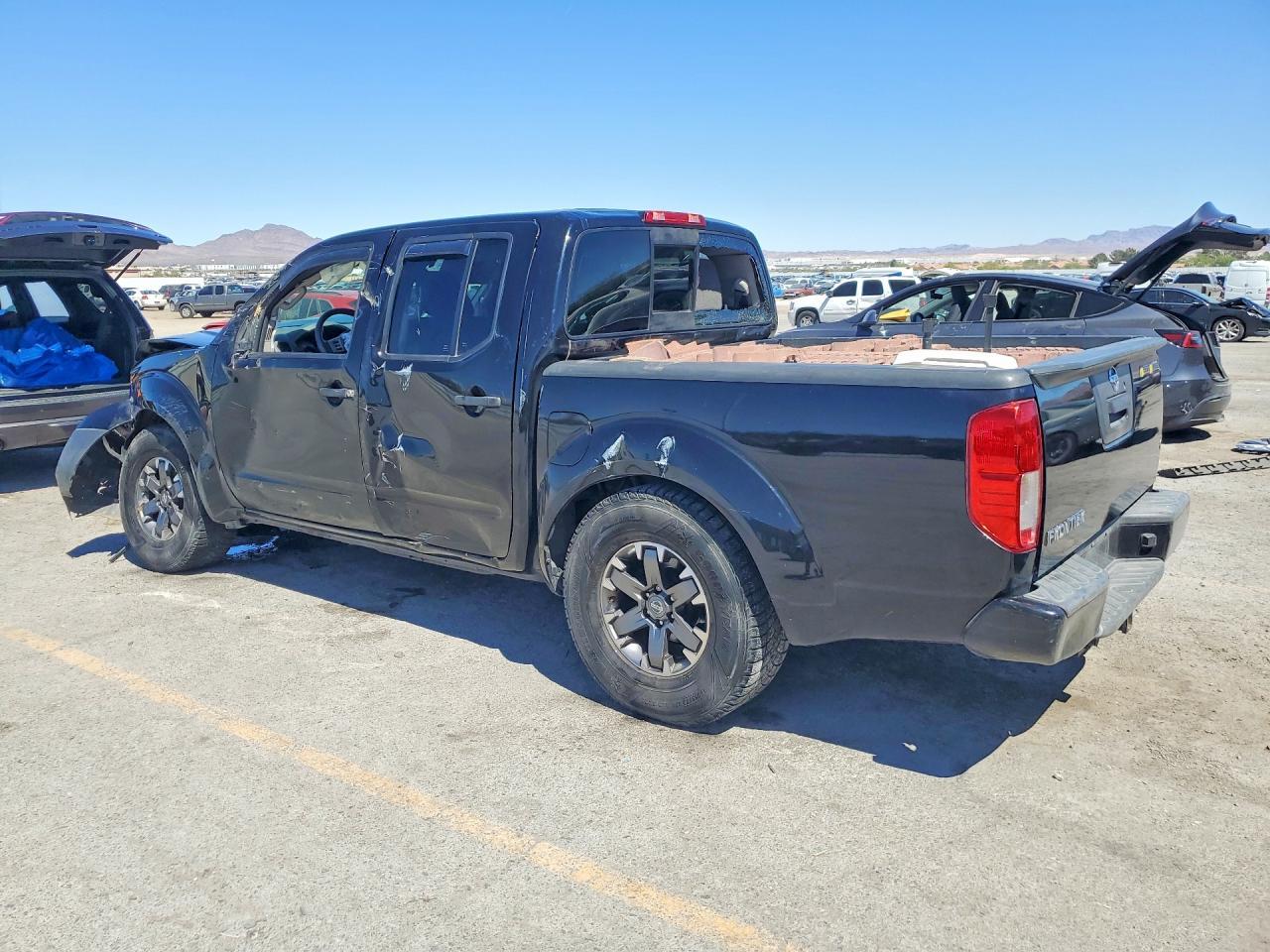2016 Nissan Frontier Desert Runner - Image 2