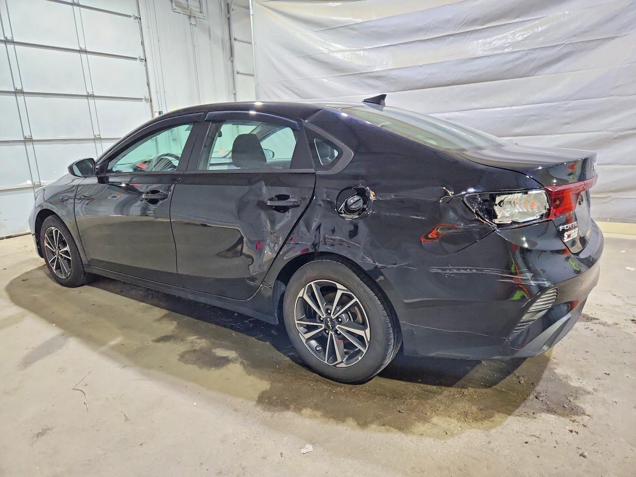 2023 Kia Forte Lxs - Image 2