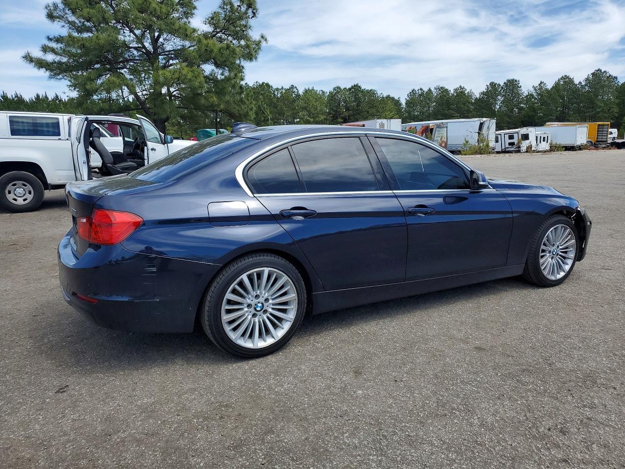 2015 BMW 328 Xi - Фото 3